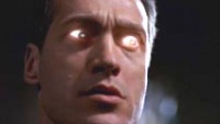 Kawalskys Augen glühen durch seinen Goa'uld